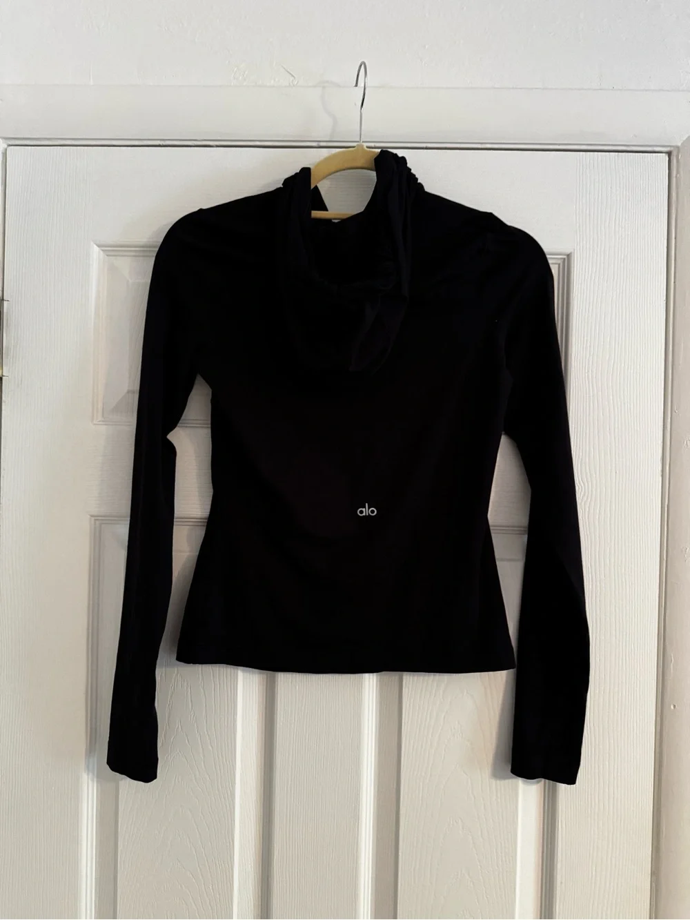 ALO Yoga Black Long-Sleeve Hooded Top